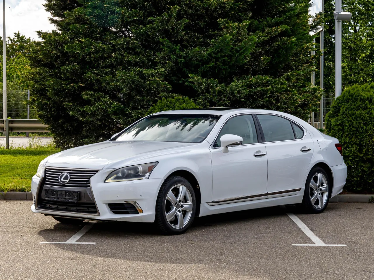 Lexus LS