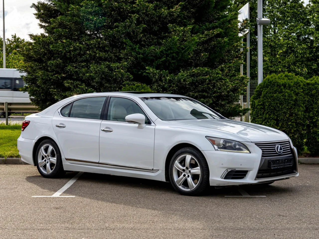 Lexus LS
