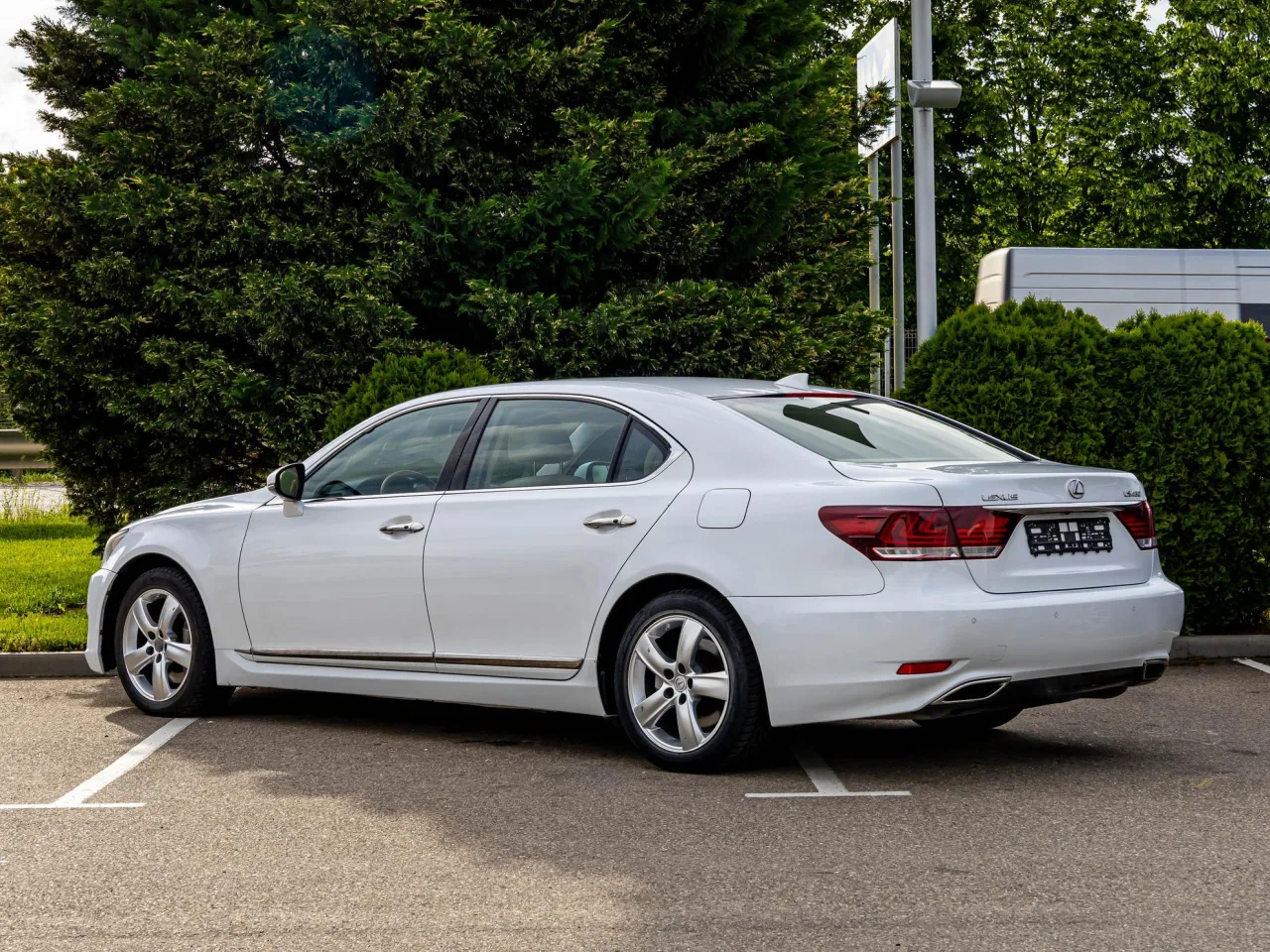 Lexus LS
