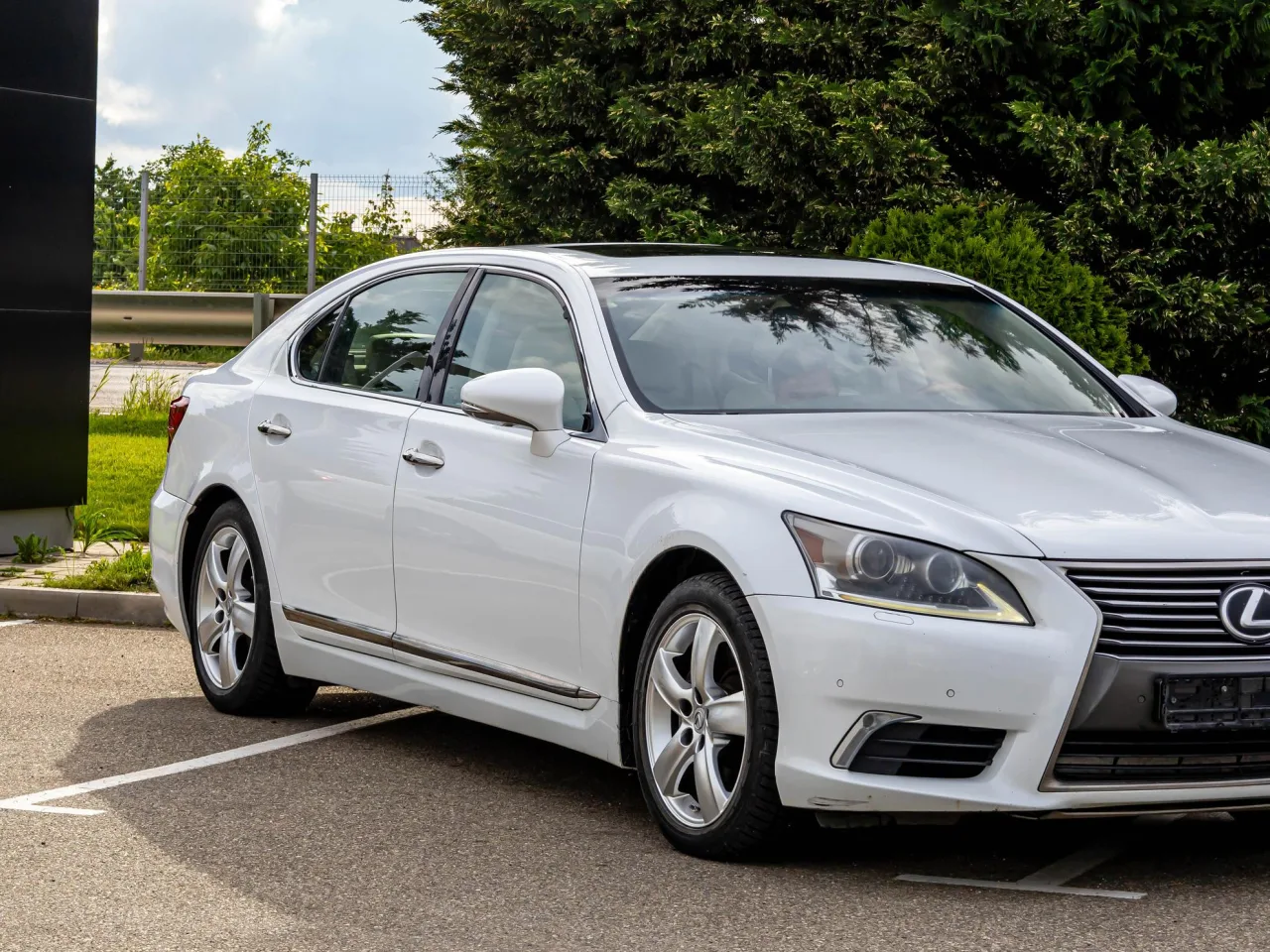 Lexus LS