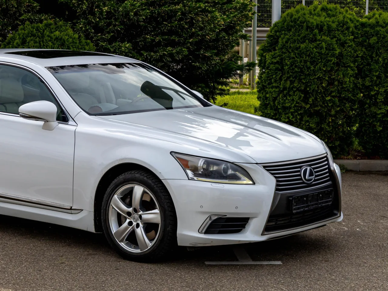 Lexus LS