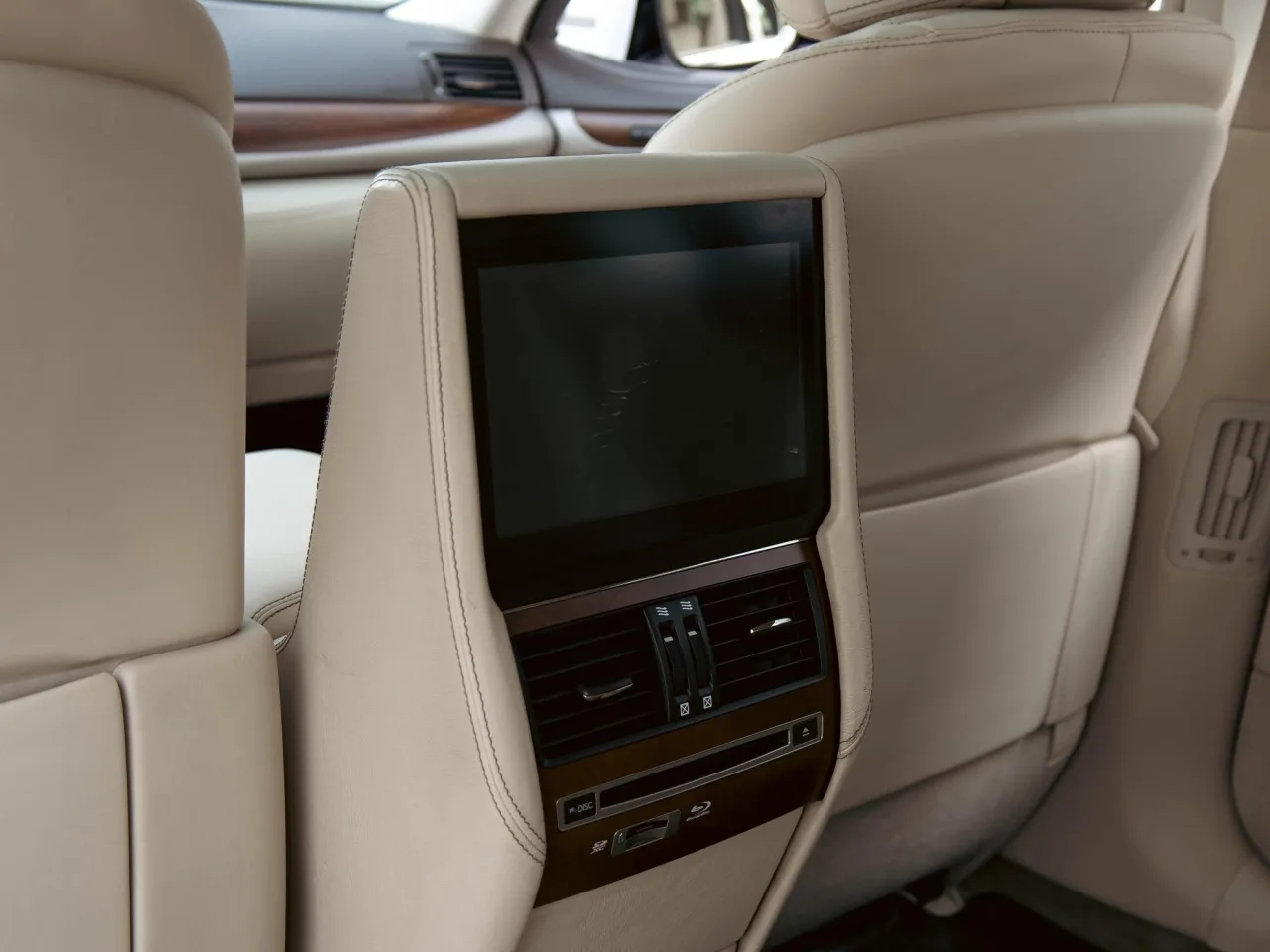 Lexus LS