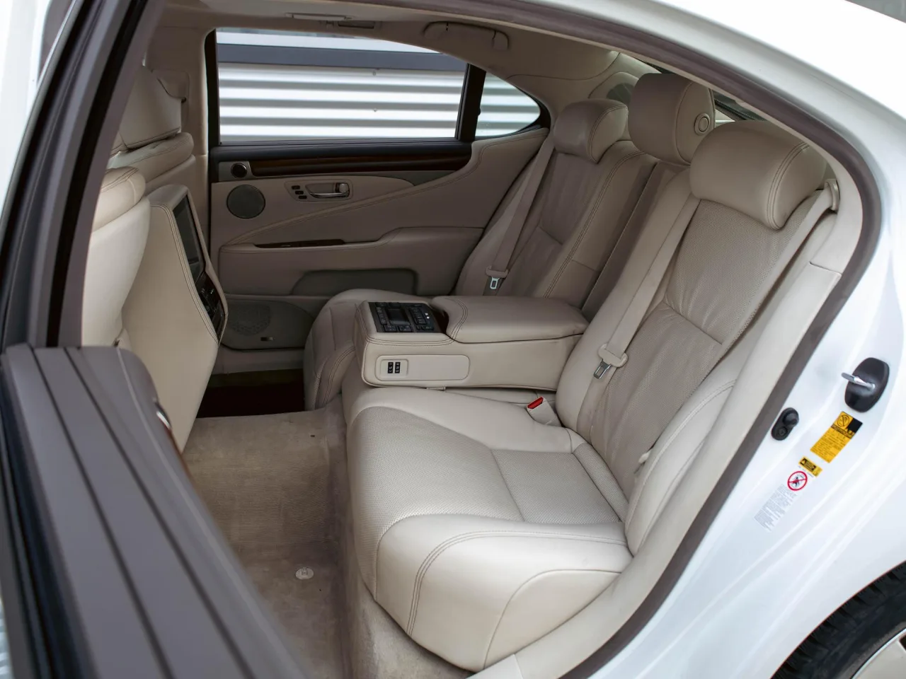 Lexus LS