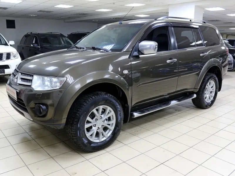 Mitsubishi Pajero Sport 2015