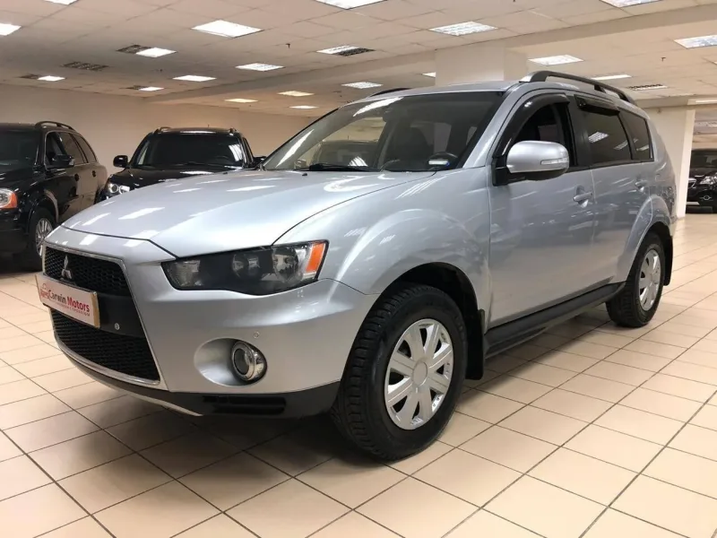 Mitsubishi Outlander 2012