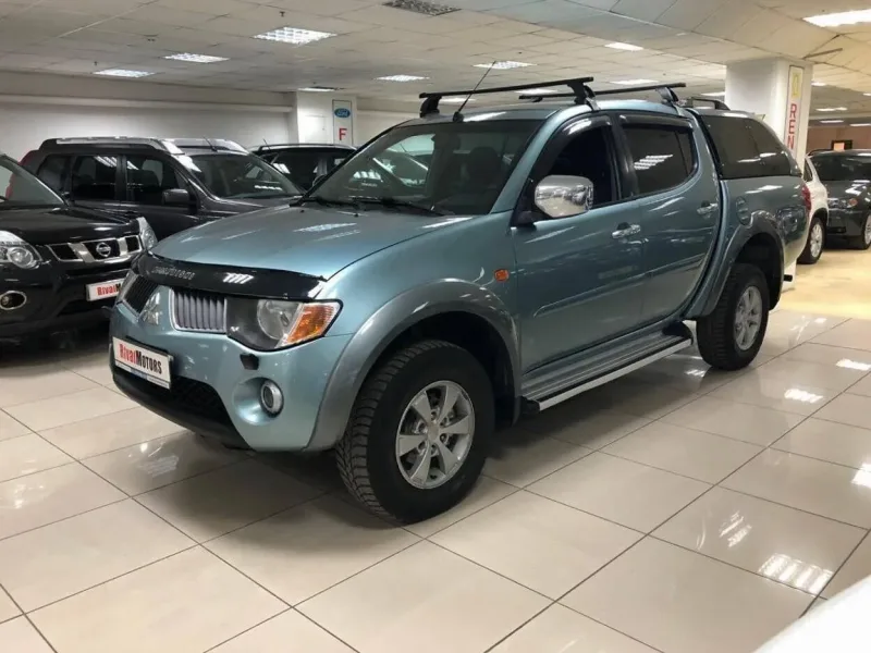 Mitsubishi L200 2012