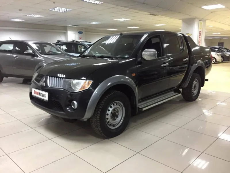 Mitsubishi L200 2012