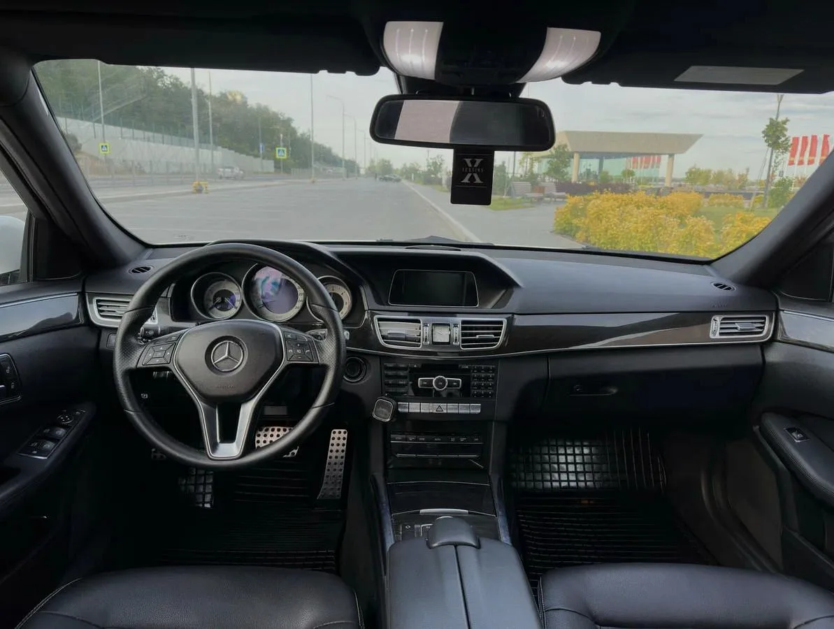 Mercedes-Benz E-Класс