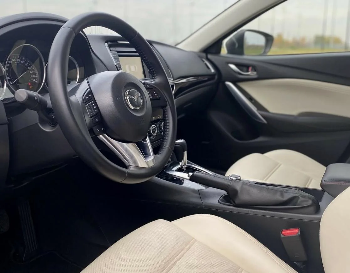 Mazda 6