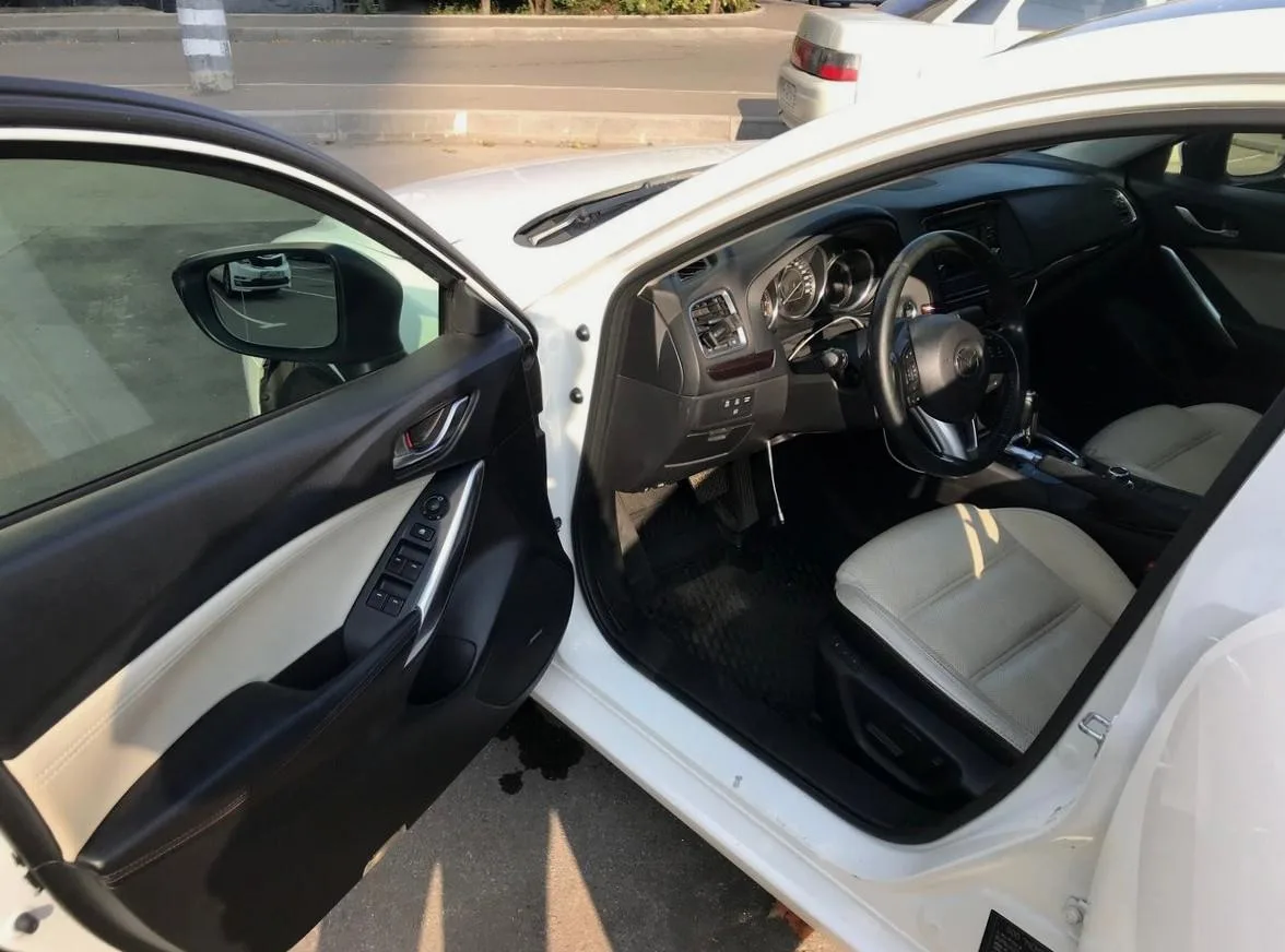 Mazda 6