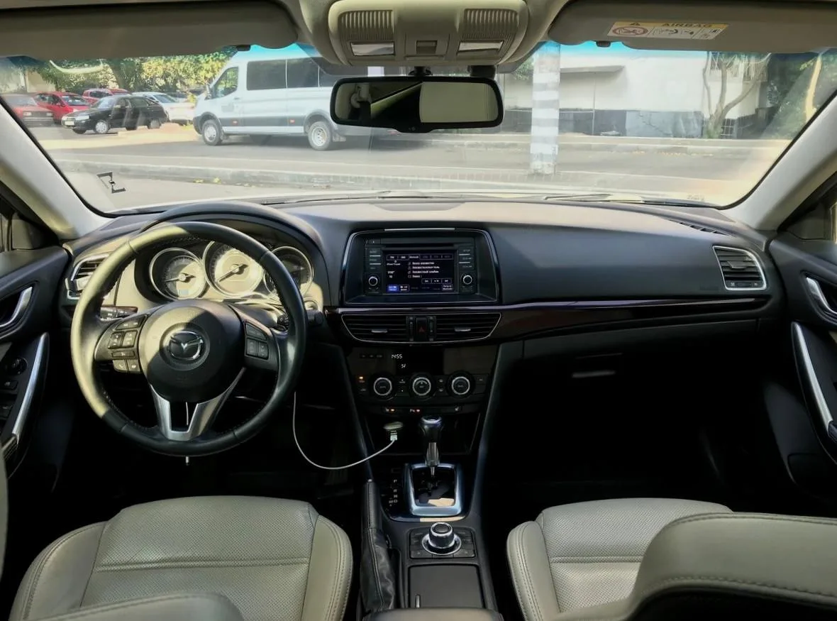 Mazda 6