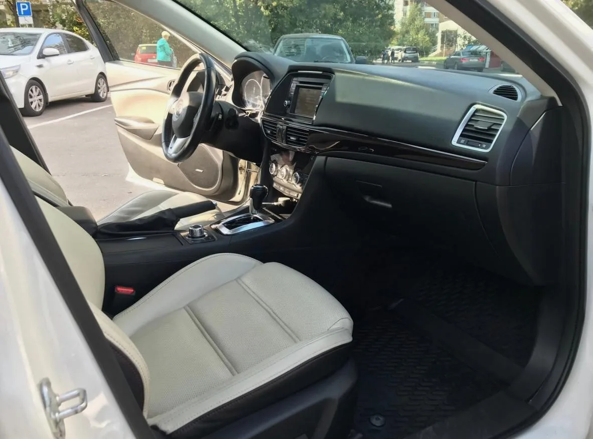 Mazda 6
