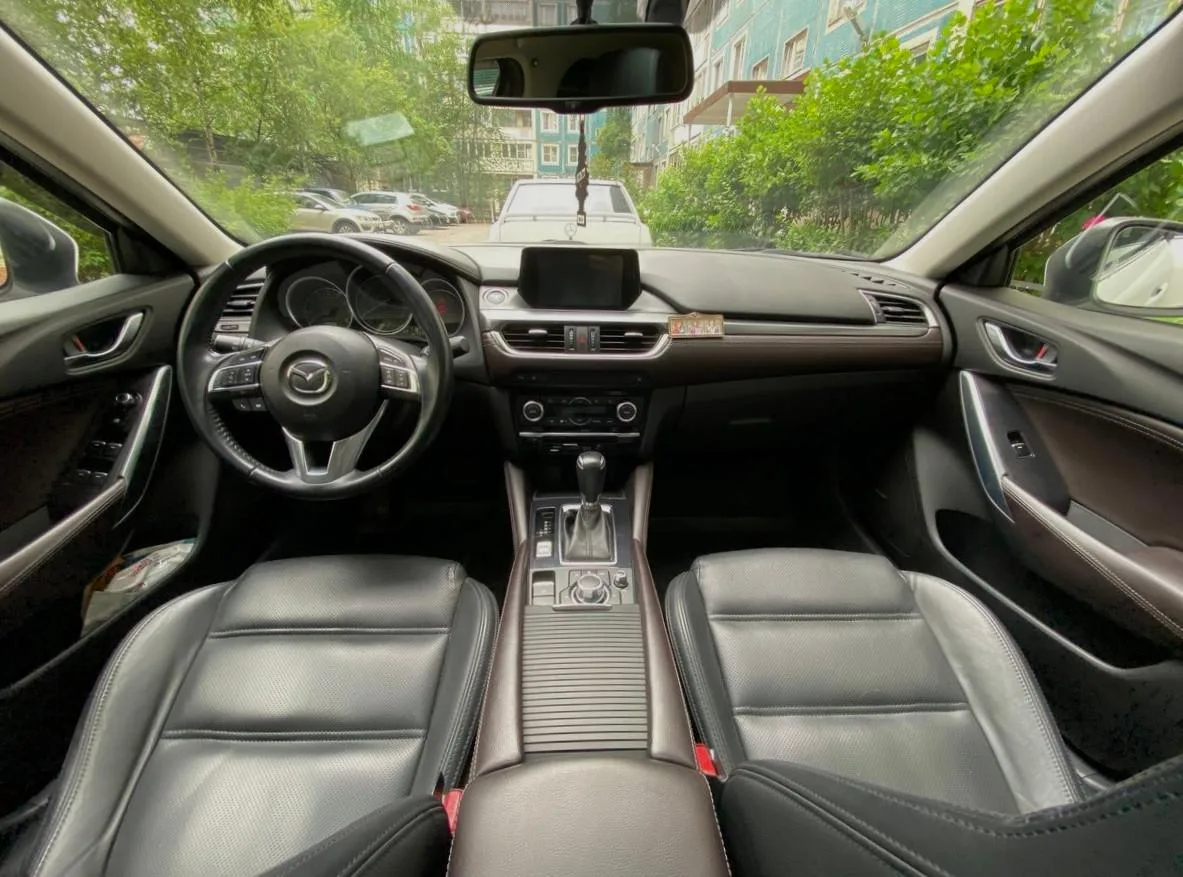Mazda 6