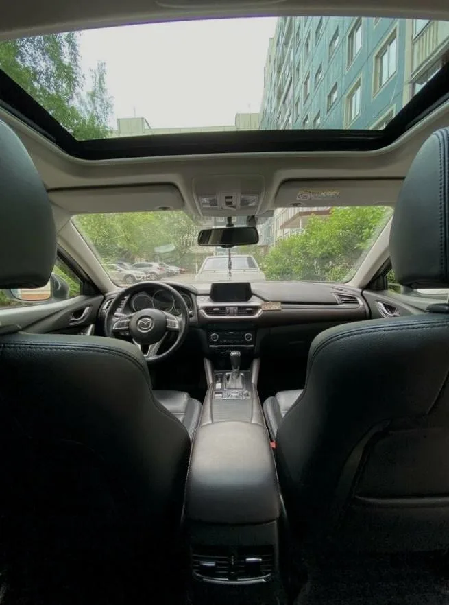 Mazda 6