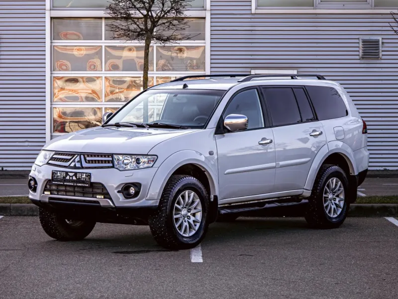 Mitsubishi Pajero Sport 2015