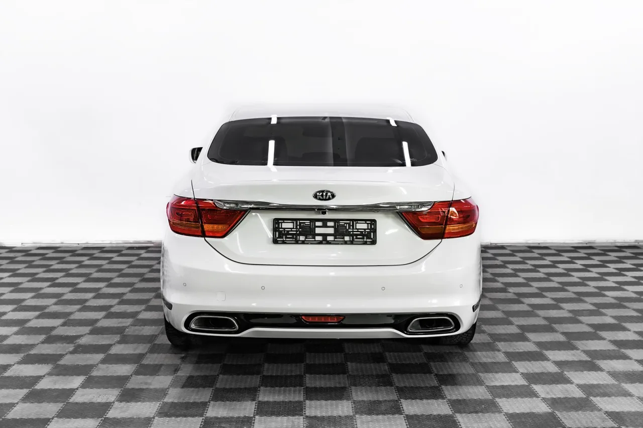Kia Quoris