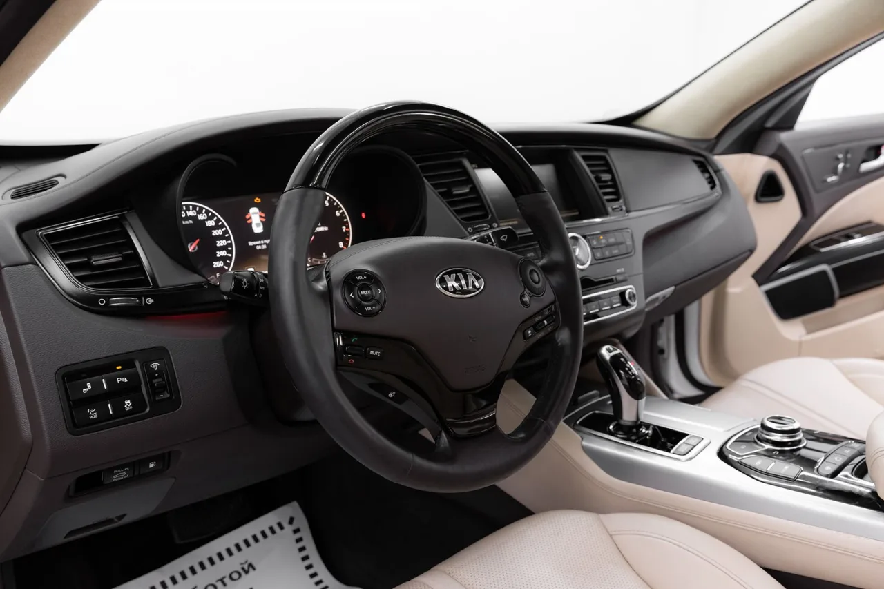 Kia Quoris