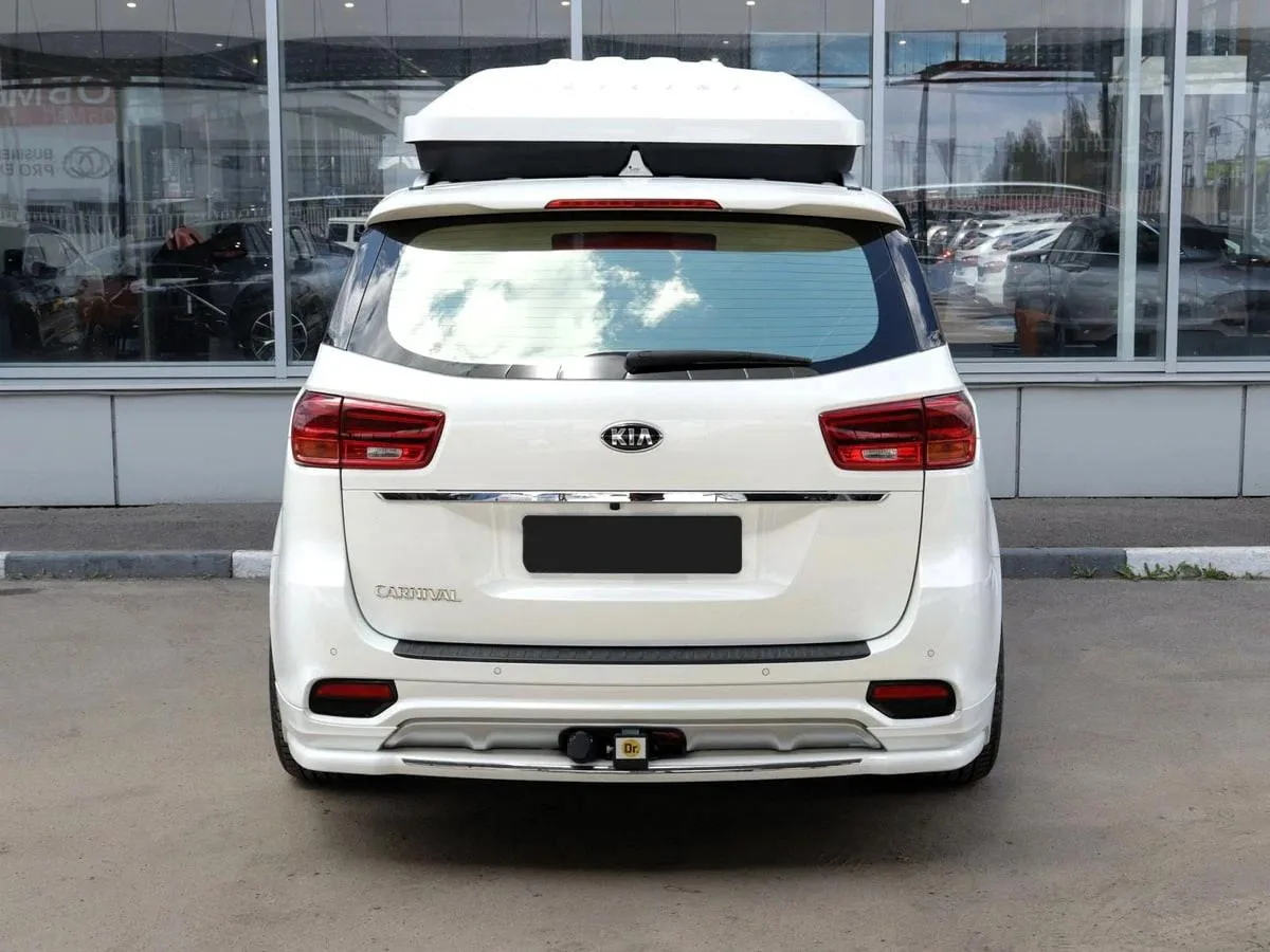 Kia Carnival