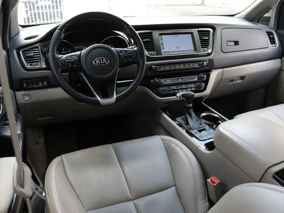 Kia Carnival