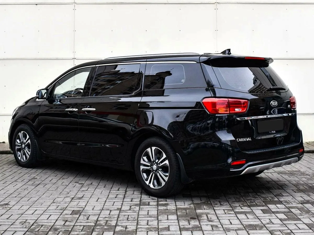 Kia Carnival