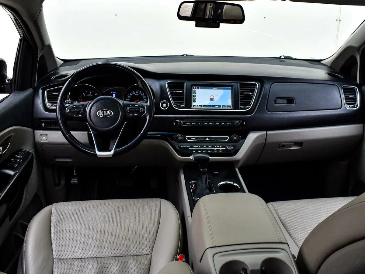 Kia Carnival