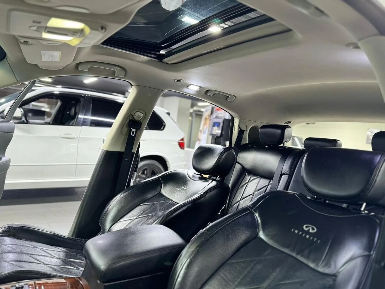 Infiniti QX70