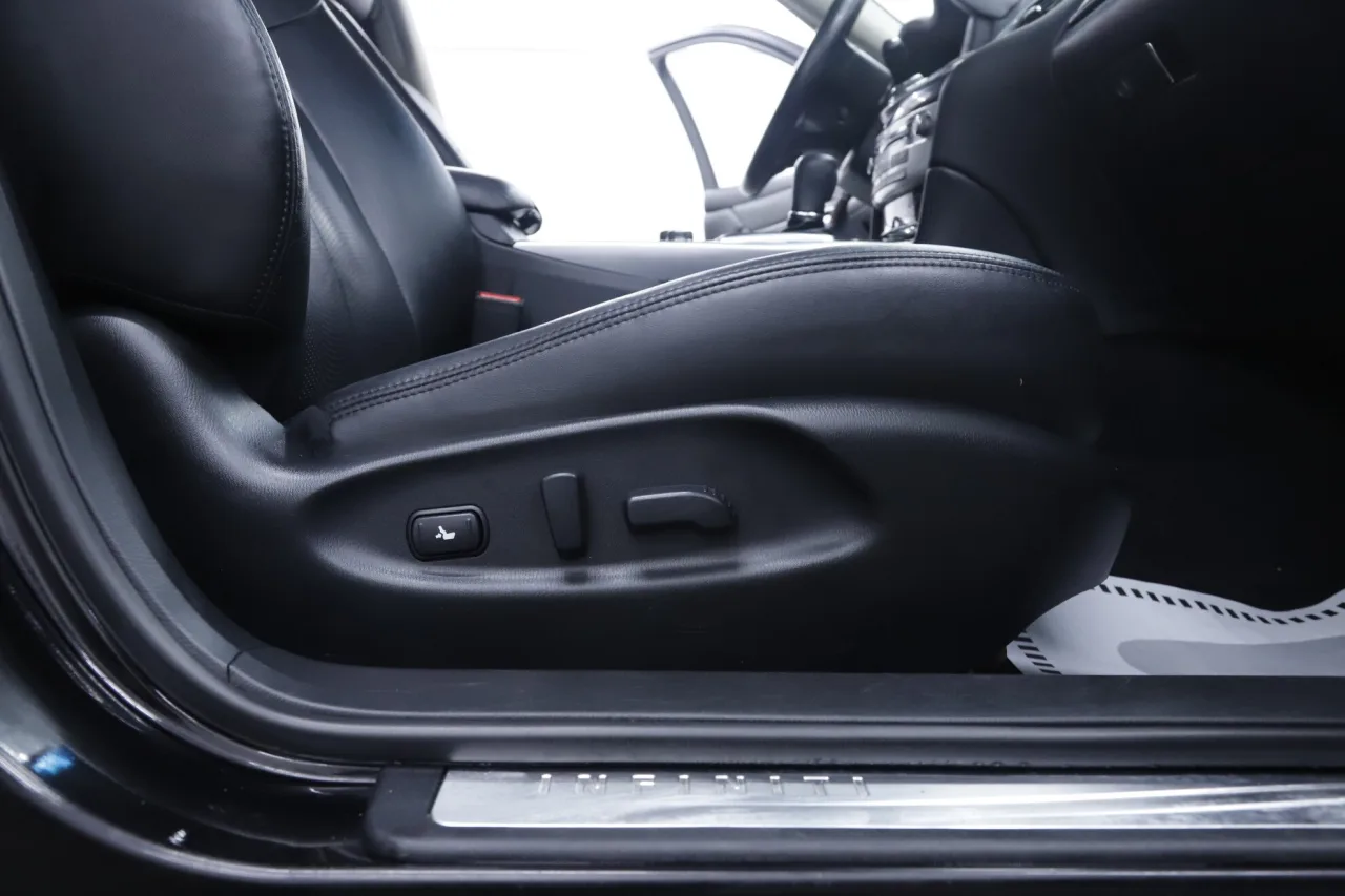 Infiniti Q70