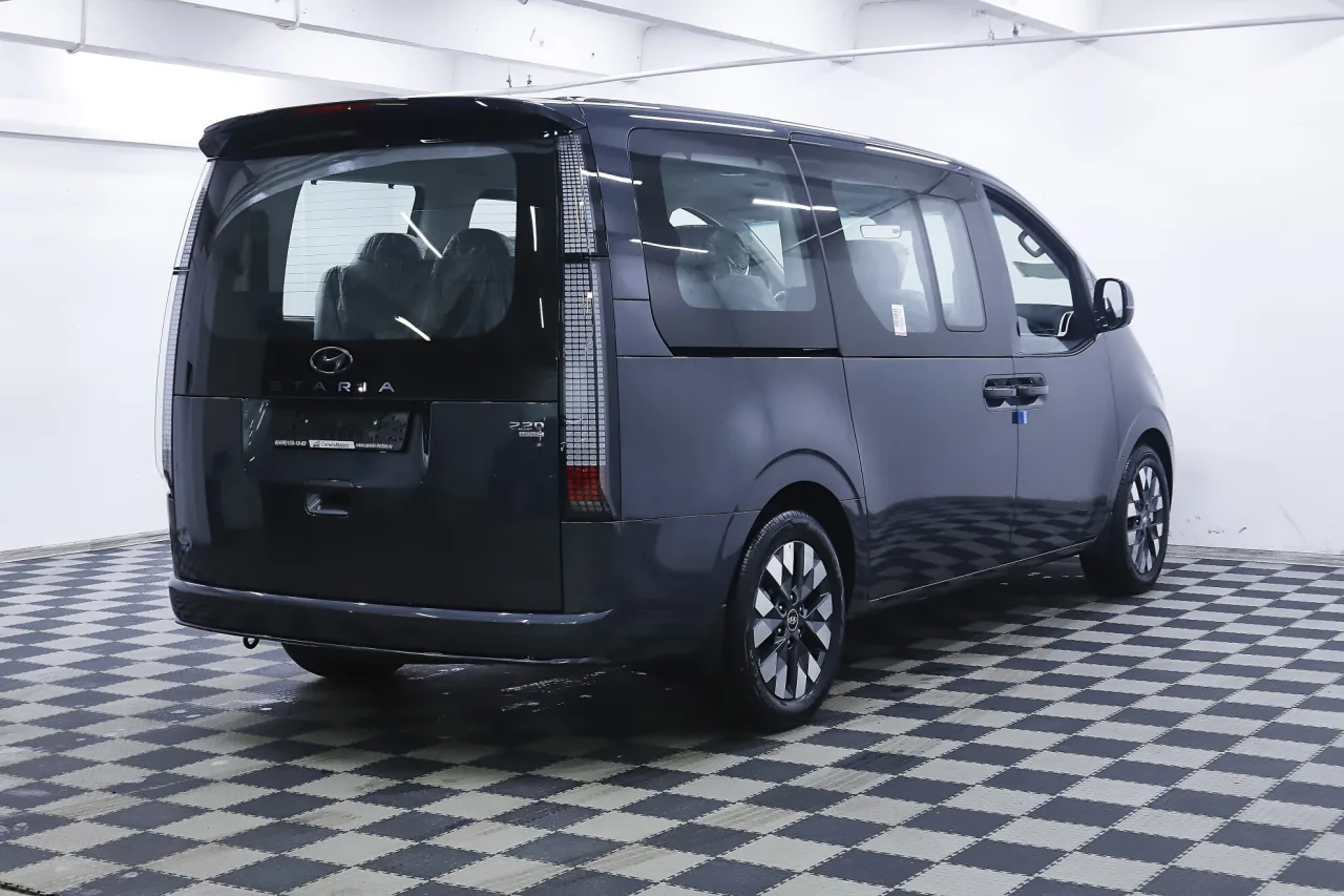 Hyundai Staria