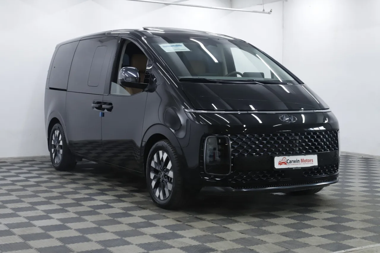Hyundai Staria
