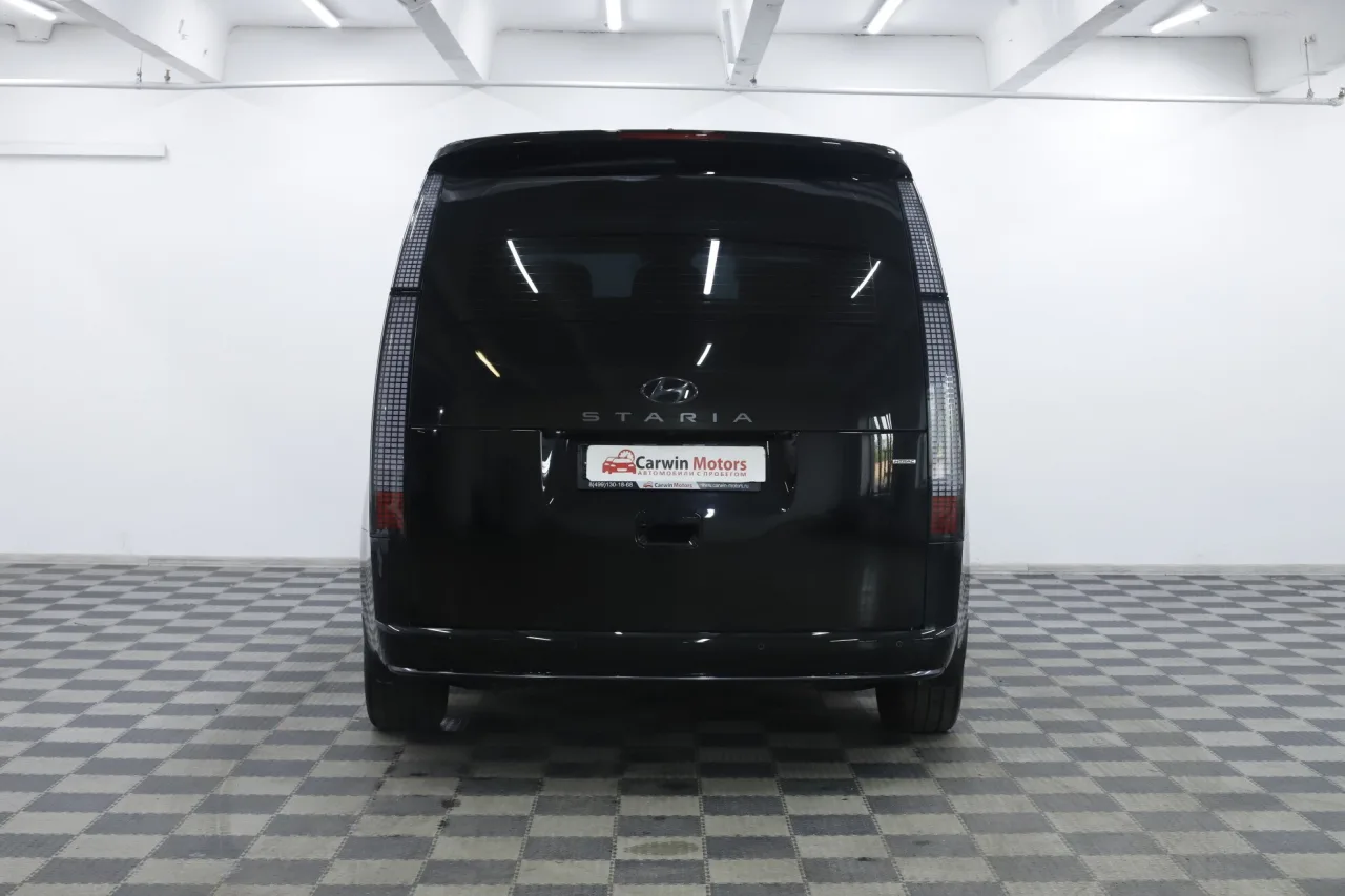 Hyundai Staria