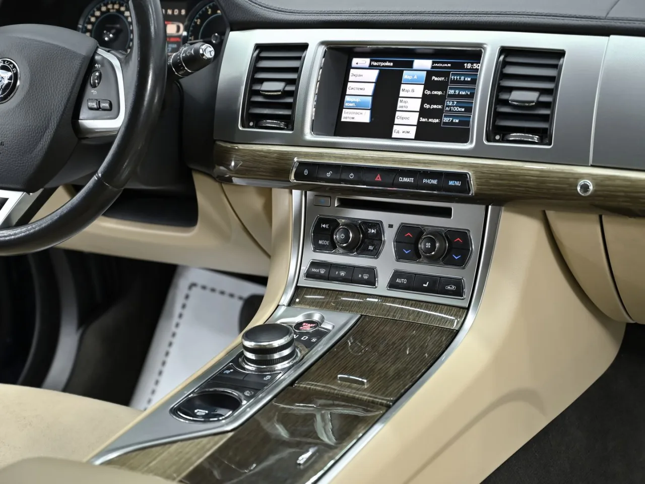 Jaguar XF