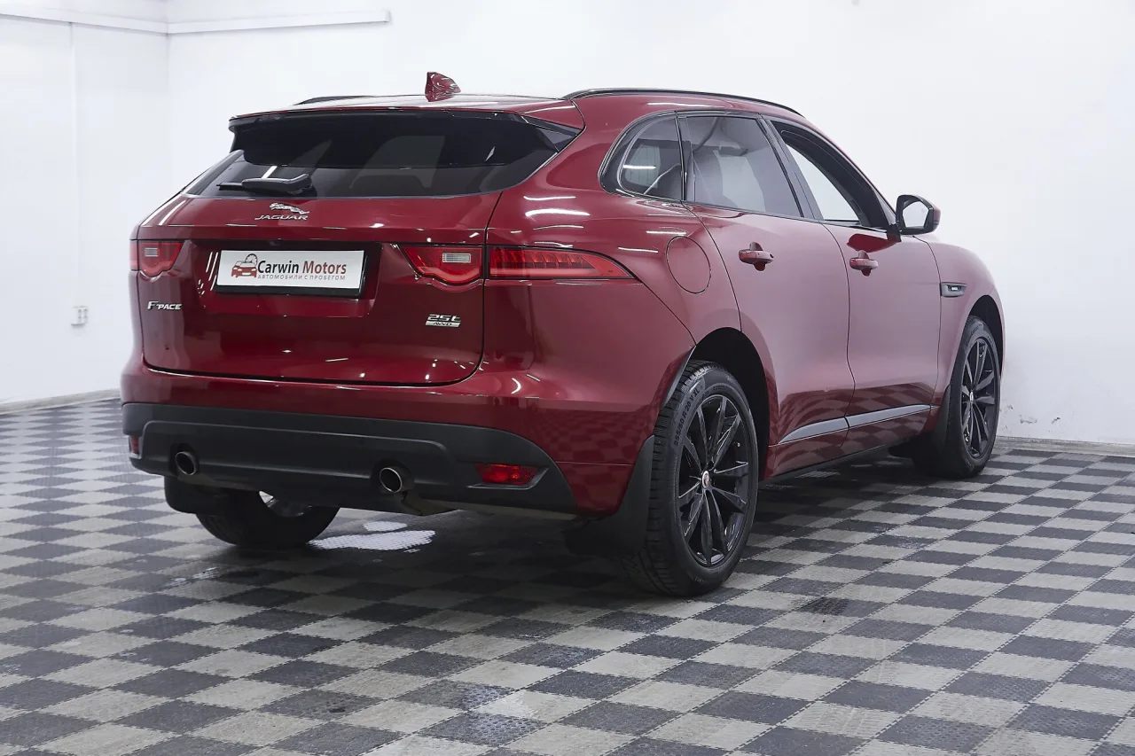 Jaguar F-Pace