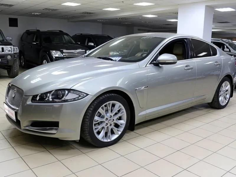 Jaguar XF 2012