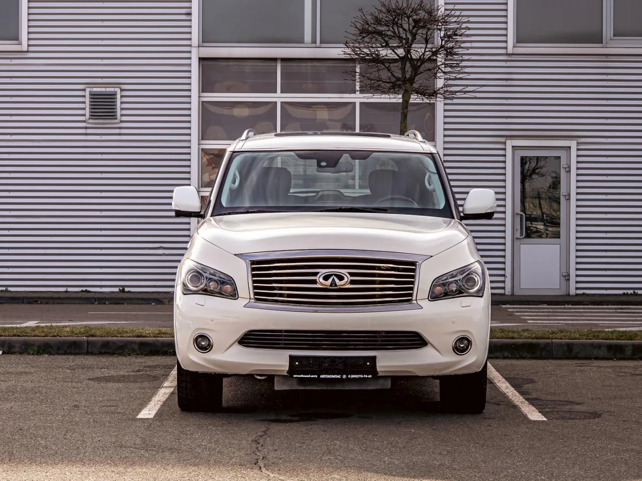 Infiniti QX56