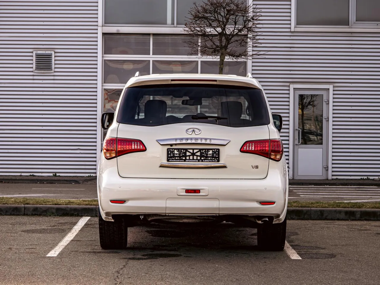 Infiniti QX56