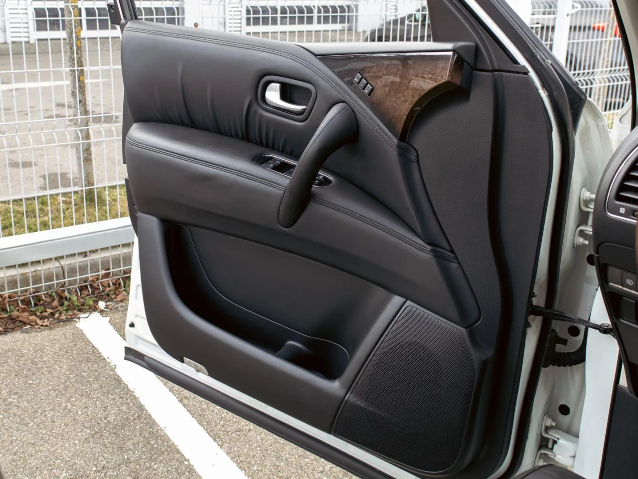 Infiniti QX56