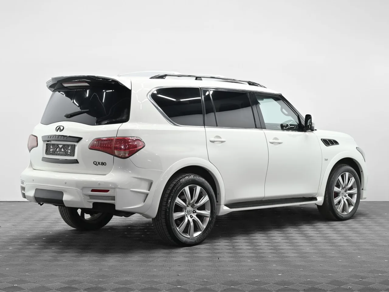 Infiniti QX80