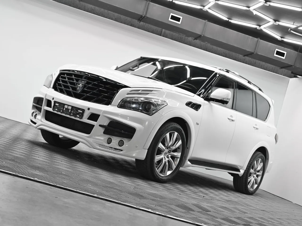 Infiniti QX80