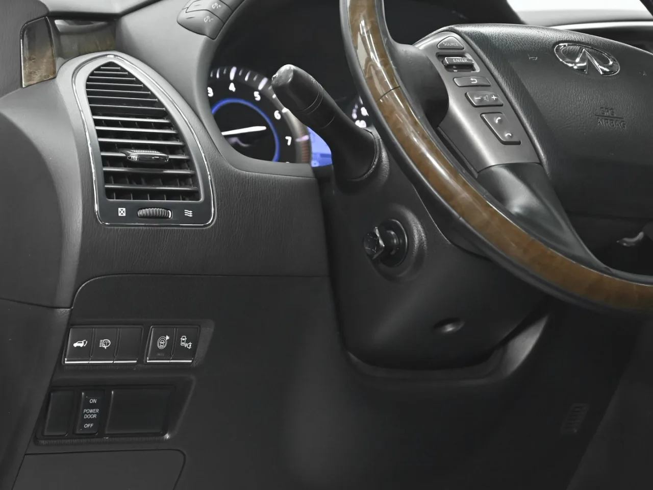 Infiniti QX80