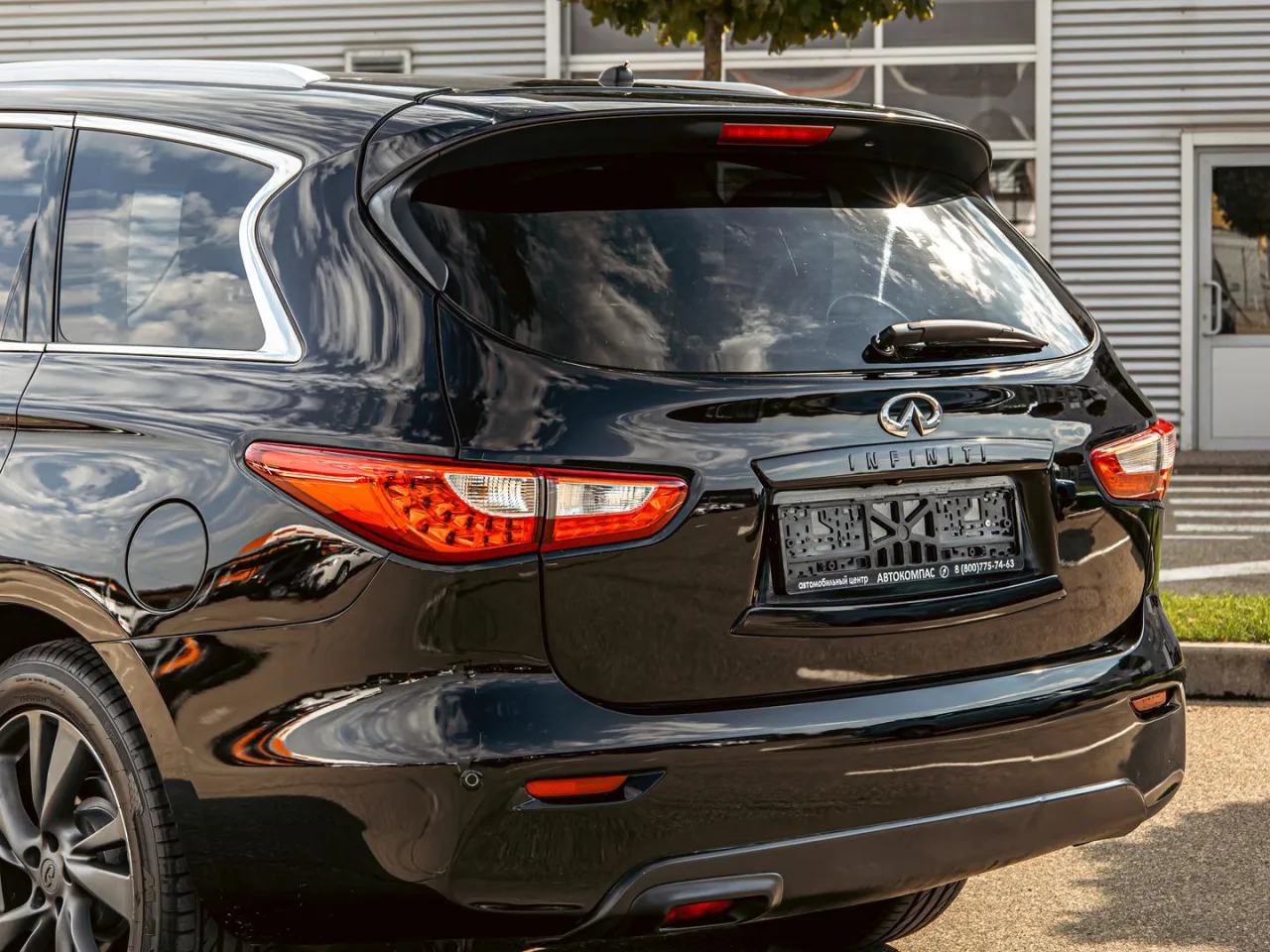 Infiniti JX
