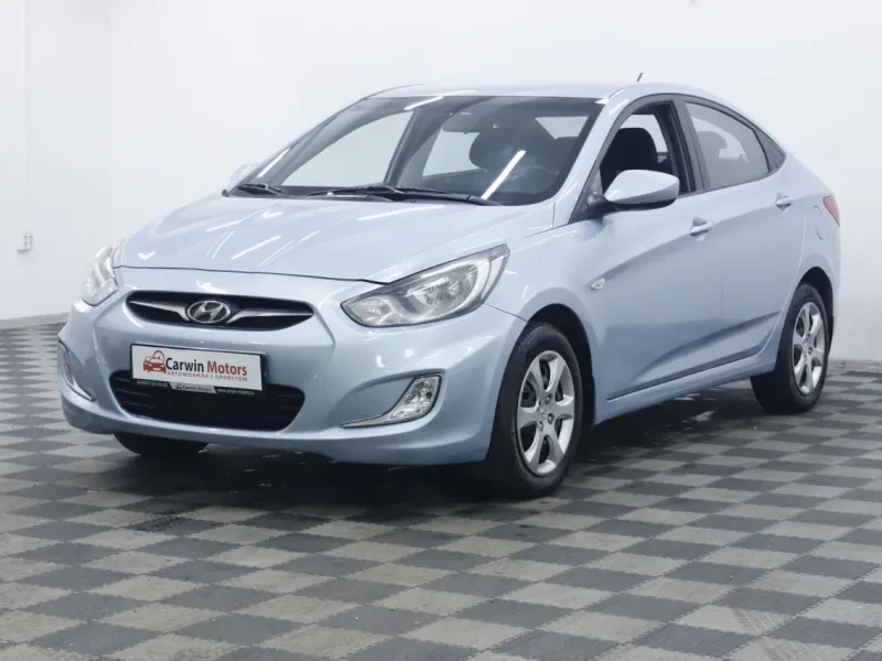 Hyundai Solaris 2012