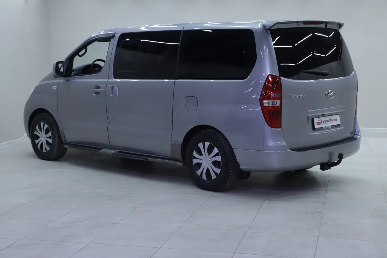 Hyundai Grand Starex