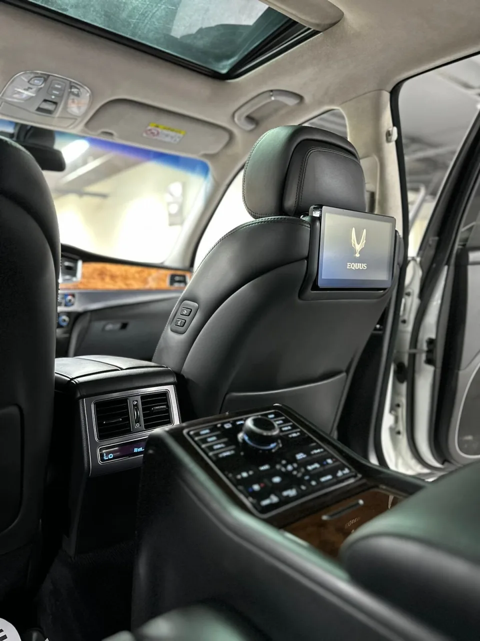 Hyundai Equus