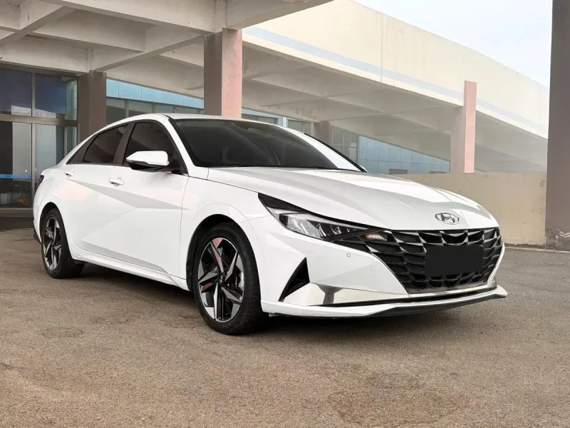 Hyundai Elantra 2023