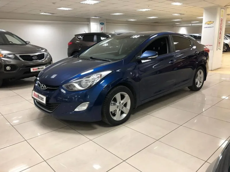 Hyundai Elantra 2012