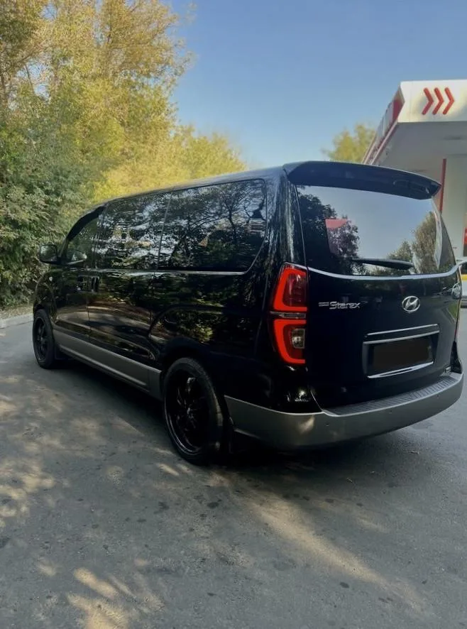 Hyundai Grand Starex