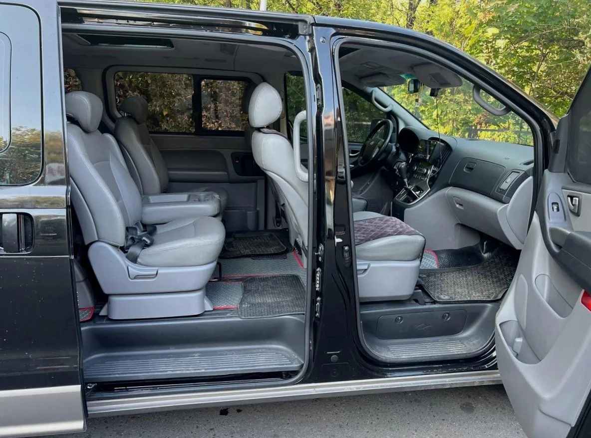 Hyundai Grand Starex