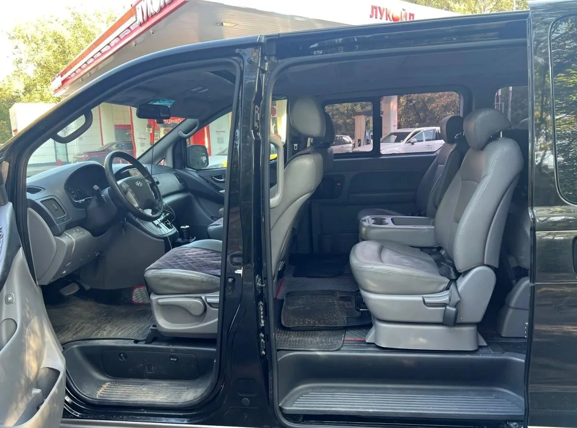 Hyundai Grand Starex