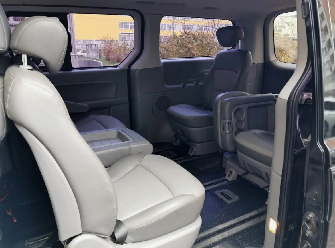 Hyundai Grand Starex