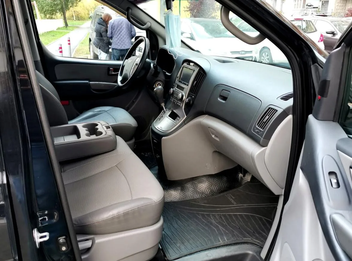 Hyundai Grand Starex